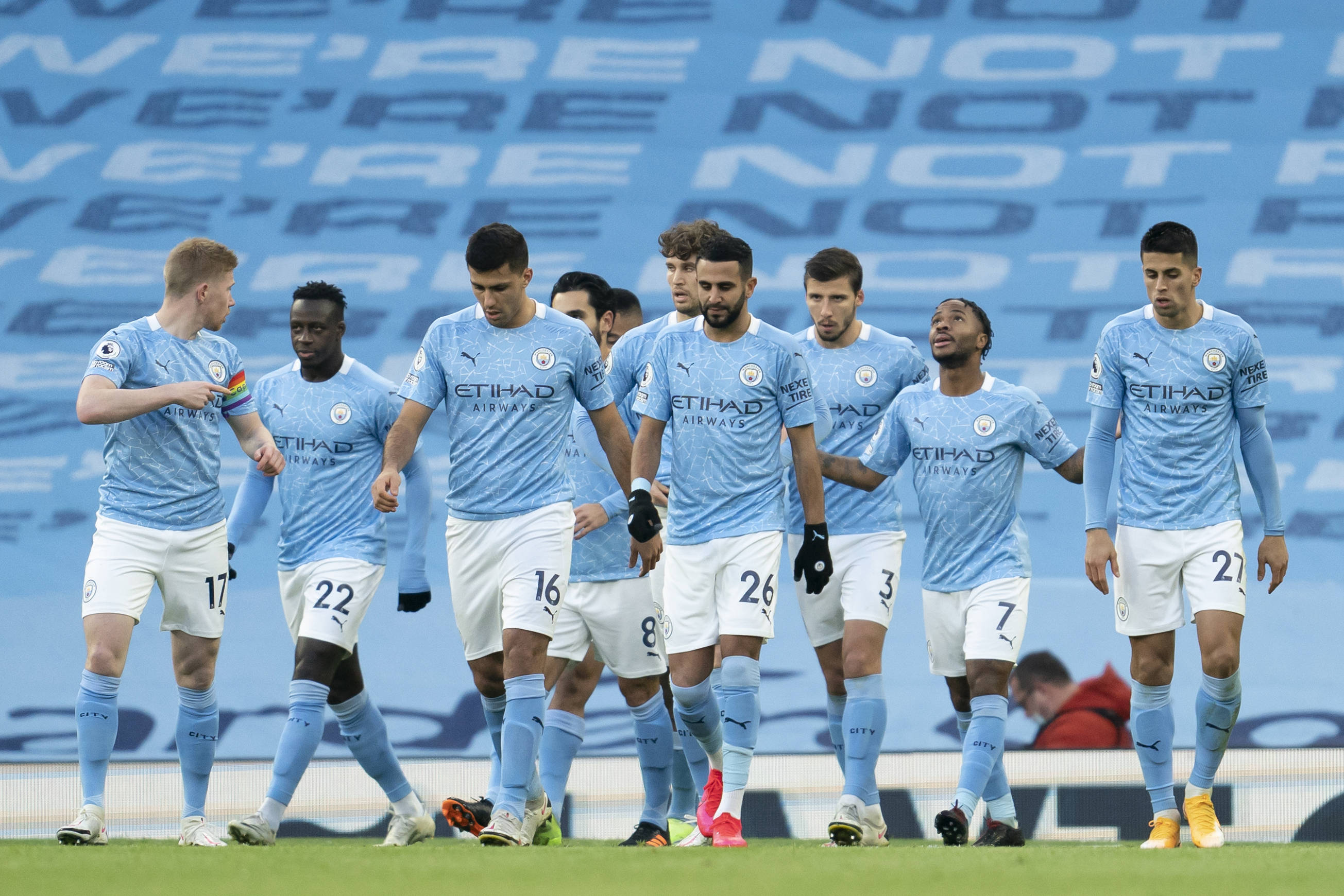 Crisp：Doinb善于跟队友配合沟通 而Xiaohu倾向于自己玩